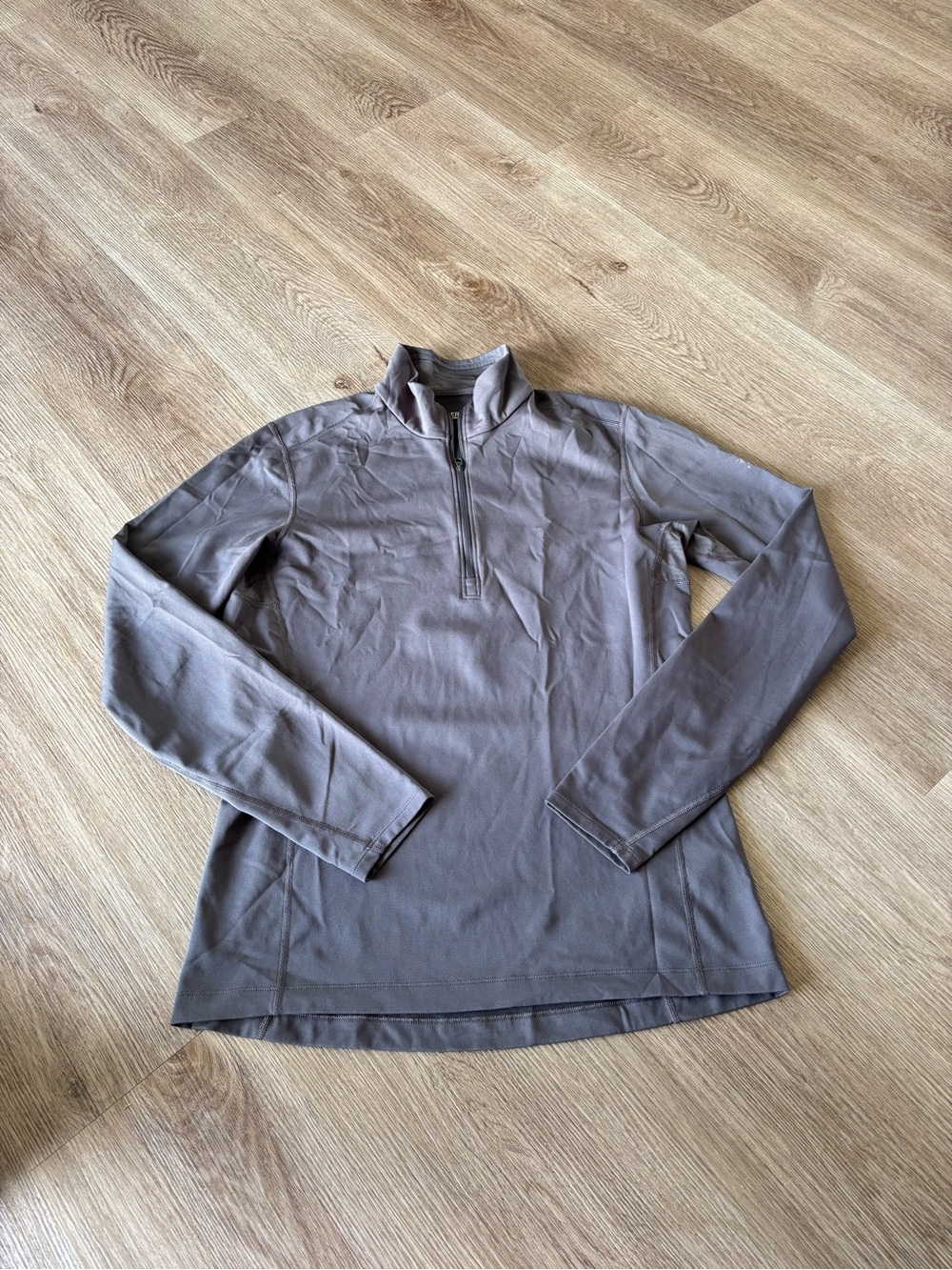 Arc’teryx Charcoal Grey 1/4 Zip Pullover Shirt - Picture 4 of 9